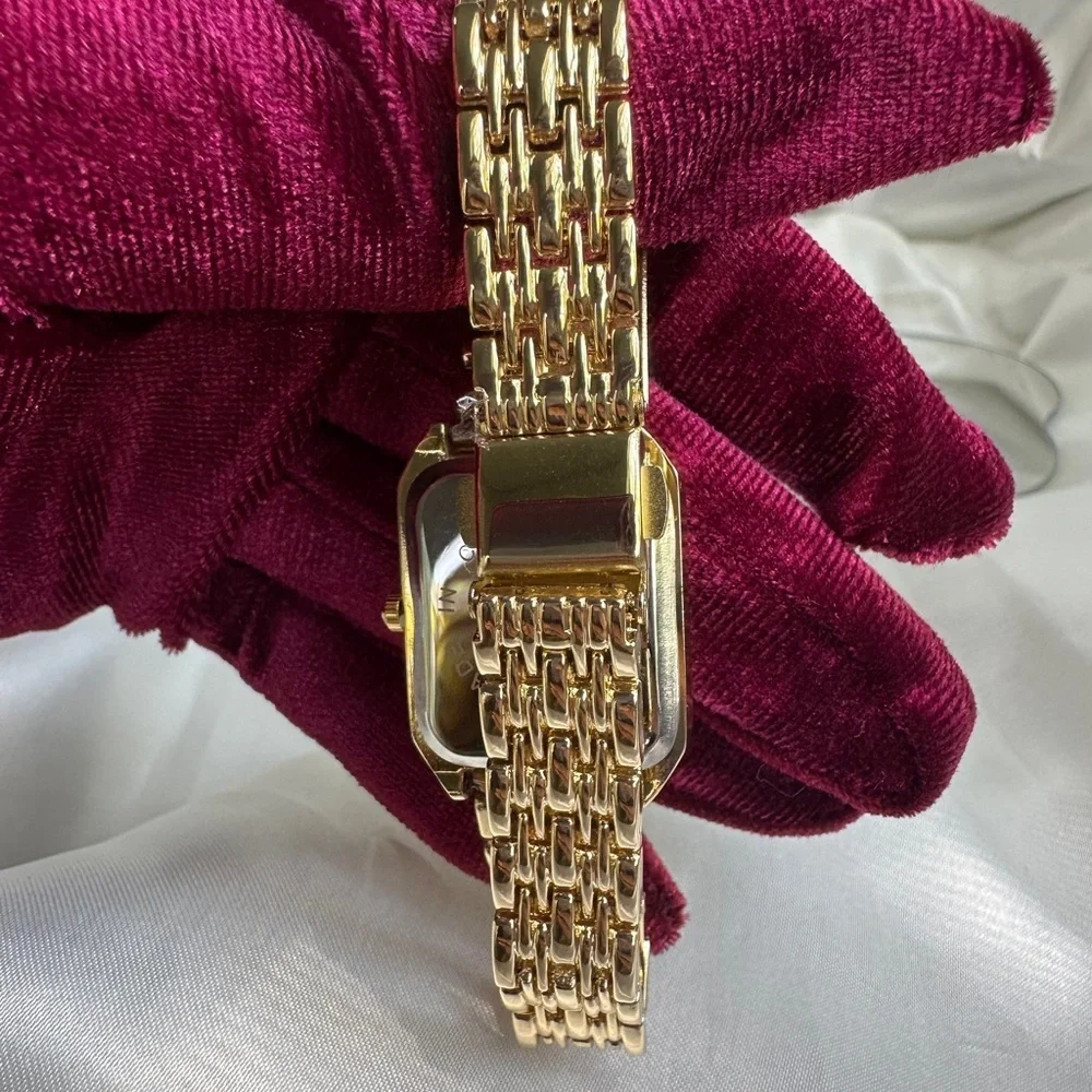 Bestseller Gold and Green Women's Watch